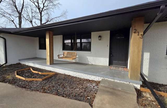 213 W Aven photos photos