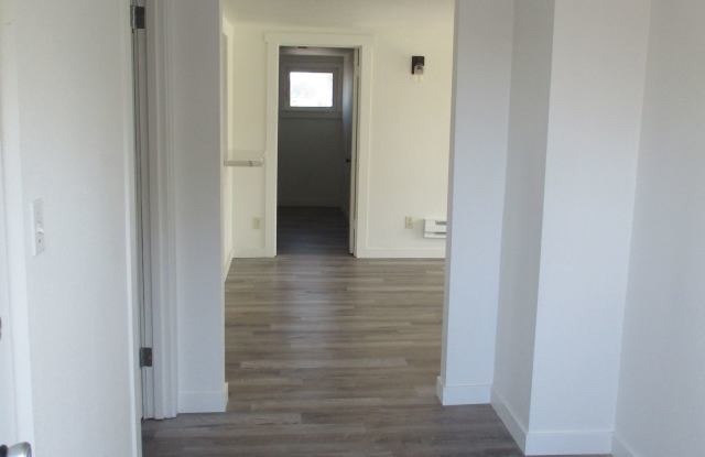 Cute 2 Bed 1 Bath Duplex in Puyallup Gallery 3