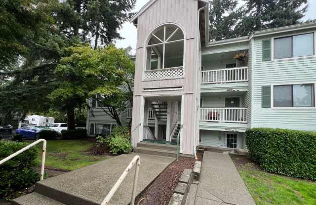 Charming 2-bedroom Kent Condo in Timber Ridge photos photos