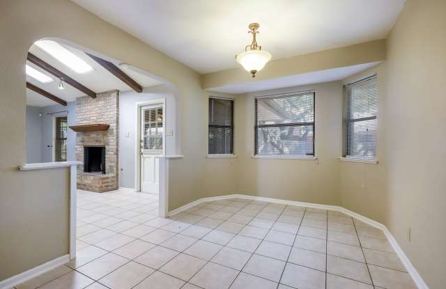 Great one story home with brick exterior on oak covered cul de sac lot photos photos Great one story home with brick exterior on oak covered cul de sac lot photos photos