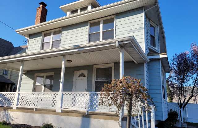711 Bridgeboro Street photos photos