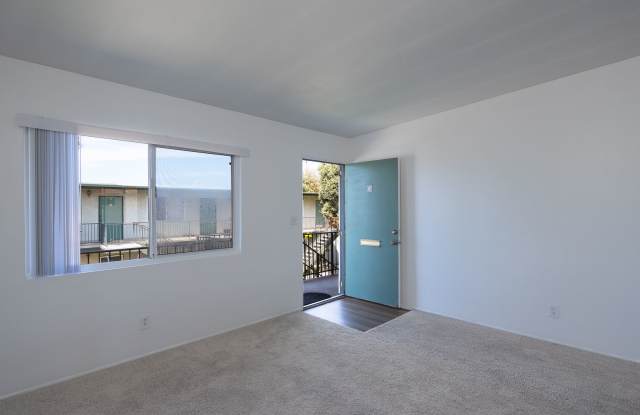 2 Bedroom + 1 Bathroom Apartment | Oxnard Shores | Unfurnished Gallery 3
