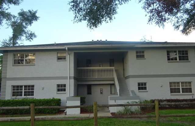 584 FAIRWAYS LANE photos photos