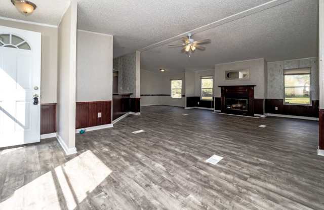 Explore our recently upgraded 3 bedroom 2 bath home photos photos