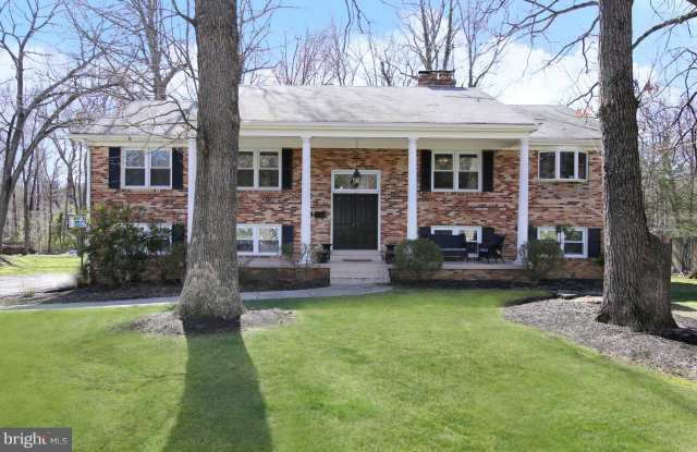 8947 COLESBURY PLACE - 8947 Colesbury Place, Mantua, VA 22031
