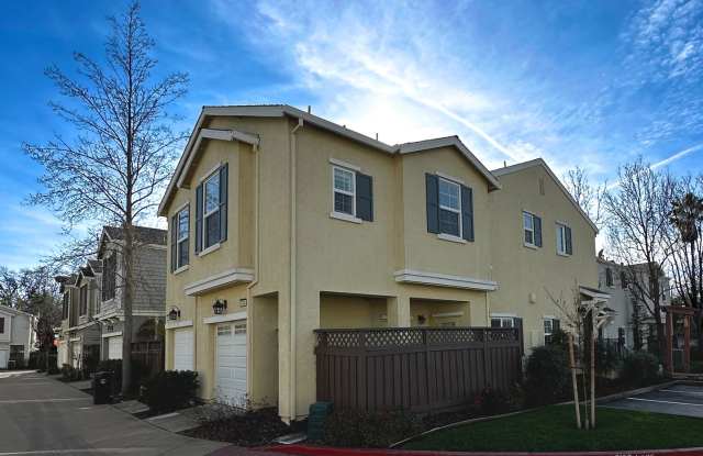 Beautifully Upgraded 3BD/2.5BA Citrus Heights Home with Covered Patio & Modern Amenities! photos photos