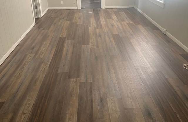 Two Bedroom Home close to Ball State Campus Gallery 4