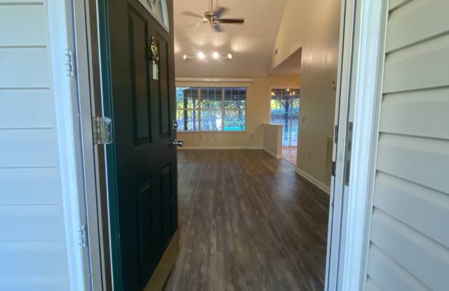 212 Applegate Lane Gallery 2