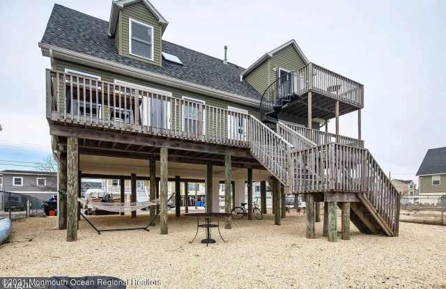 73 Sylvia Lane - 73 Sylvia Lane, Beach Haven West, NJ 08050