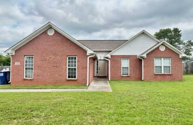 THREE BEDROOM TWO BATH WITH SPACIOUS FENCED BACKYARD. photos photos