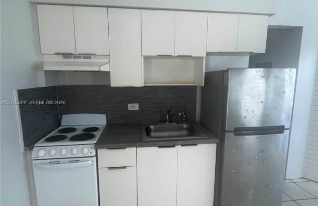 14305 NE 6th Ave photos photos