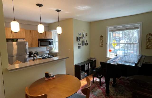 Recently Renovated 1 bedroom apartment in Columbia Heights - 3534 10th Street Northwest, Washington, DC 20010