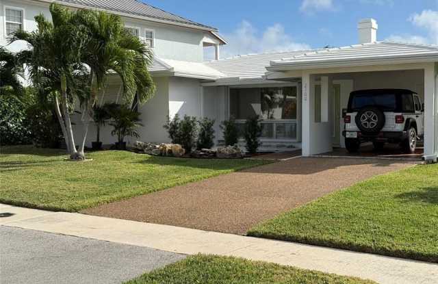 2700 NE 48th St - 2700 Northeast 48th Street, Lighthouse Point, FL 33064