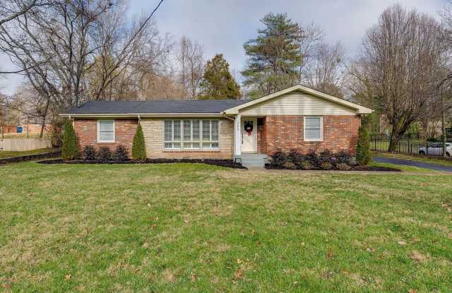 Cute Ranch in Crieve Hall photos photos