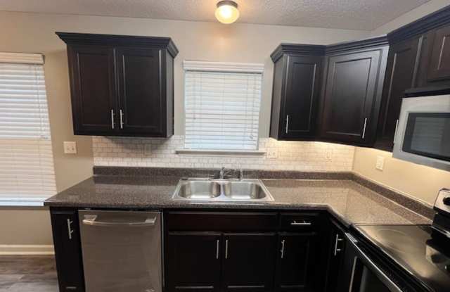 Renovated 4 Bedroom 2.5 Bath Home for Rent! (1778 square feet, Per owner) Gallery 4