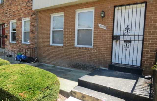 1975 Addison Road South Gallery 2