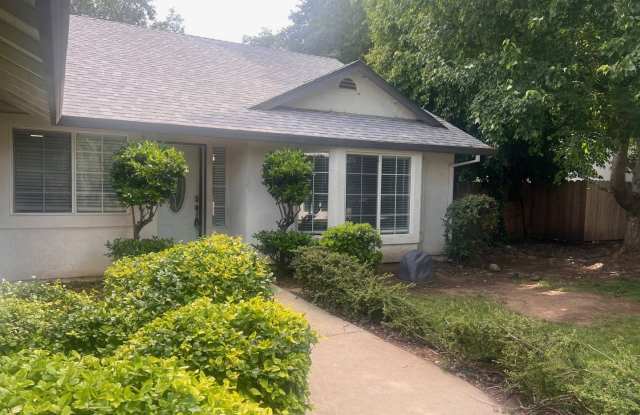 4 Bedroom Home With Pool! photos photos 4 Bedroom Home With Pool! photos photos