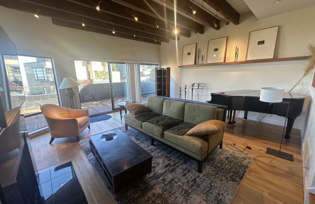 304 Twin Peaks Boulevard photos photos