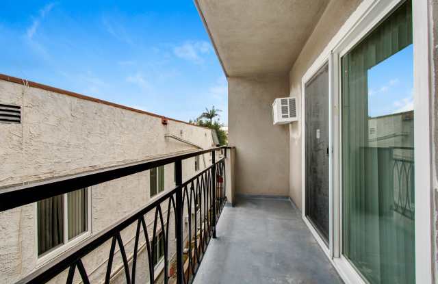 1140 North Ogden Apartments Gallery 2