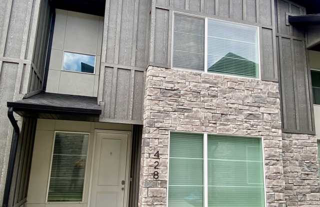 428 W 40 S photos photos