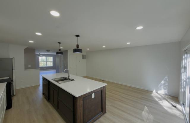 5248 MULBERRY RUN Court Gallery 4