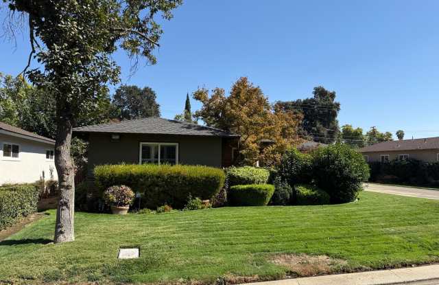 Single story located on a pristine street! Gallery 4