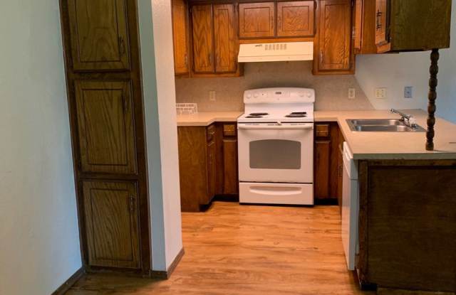 UPDATED DUPLEX NEAR PENN AND 104TH! - 9902 Larkspur Lane, Oklahoma City, OK 73159