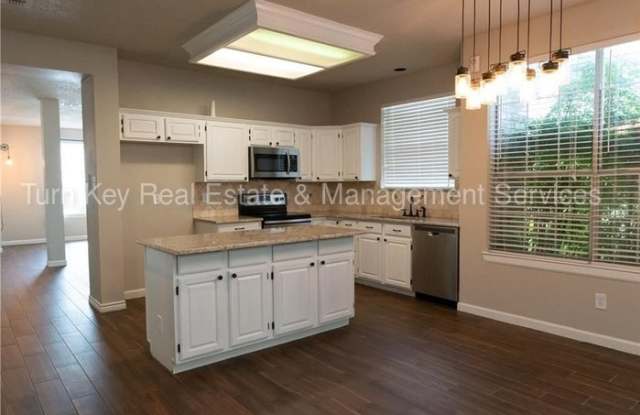 8821 Pedernales Trail - 8821 Pedernales Trail, Fort Worth, TX 76118