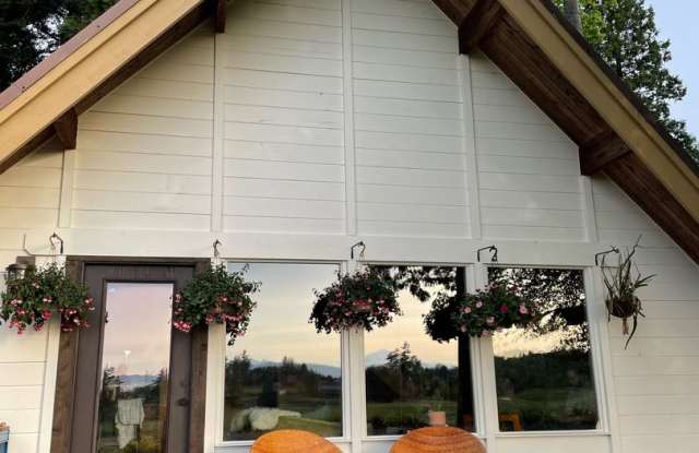 Charming 2-Bedroom Retreat in Ferndale photos photos