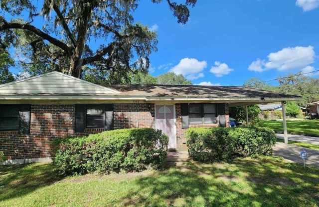 2348 Yorkshire Drive photos photos