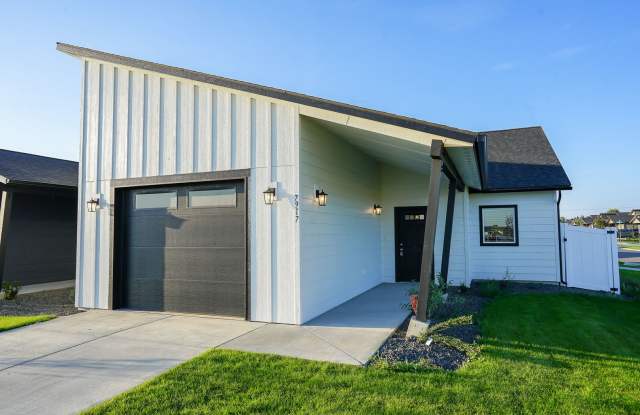 Just Completed Beautiful Two Bedroom Two Bath home- photos photos