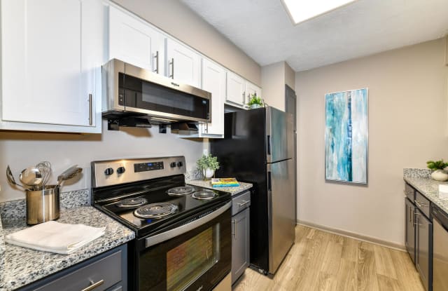 The VUE at Crestwood Apartments Gallery 2