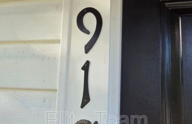 918 Mountain Crest Dr Gallery 2