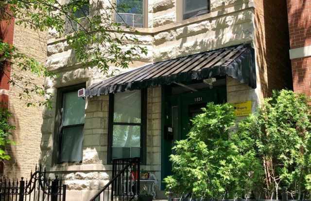 1931 N Hoyne Avenue unit: 1 photos photos