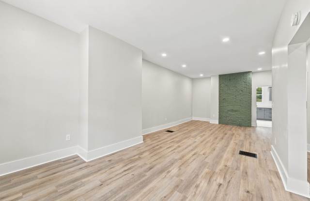 Gorgeous Remodeled 4 Bed, 2 Bath Home in Garfield w/ Signing Incentives - Available Now! Gallery 4