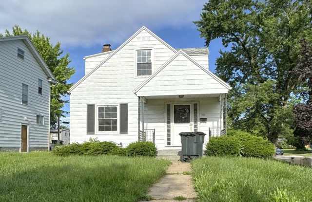 3-Bedroom, 1-Bathroom Home – $1,250/Month | Accepting Section 8 photos photos