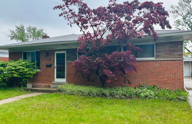 27247 Pembroke Drive Gallery 1