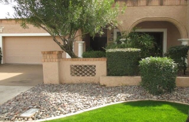 7729 North Vía De Calma - 7729 North via De Fonda, Scottsdale, AZ 85258