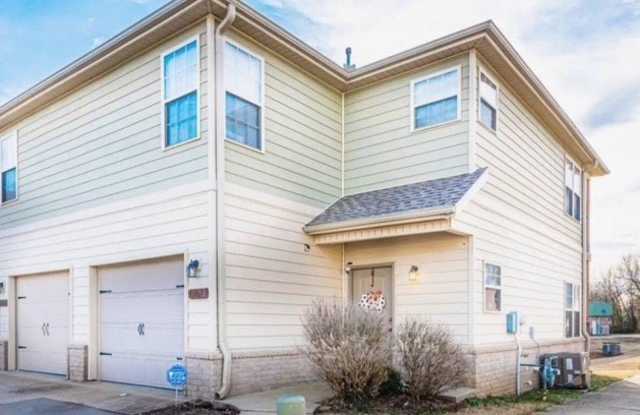 1123 S Tottenham Court photos photos