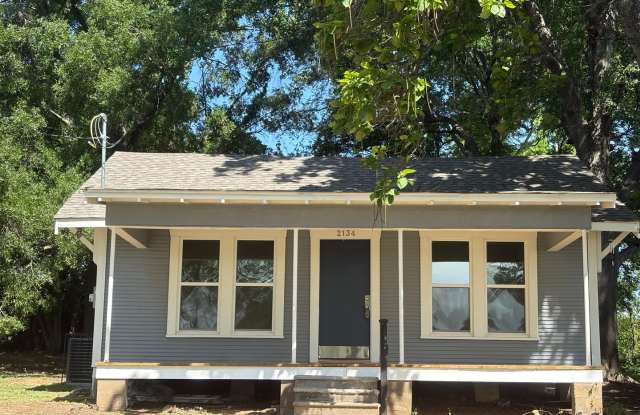 Gorgeous fully remodeled 3 bed/1.5 bath Craftsman-style Bungalow photos photos