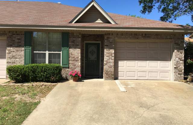 813 McDonald Road - 813 E McDonald St, Mineola, TX 75773
