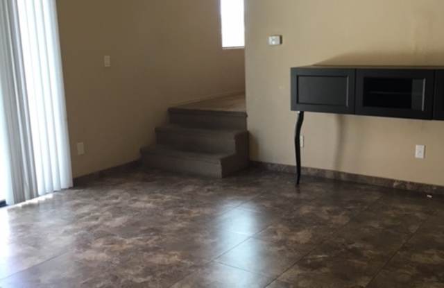 3 Bedroom Eastside Townhome photos photos