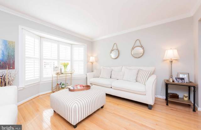 2036 PIERIS Court Gallery 4
