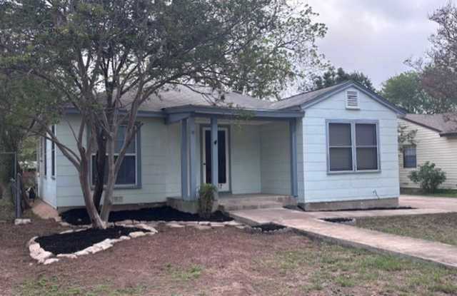 2707 W Craig photos photos