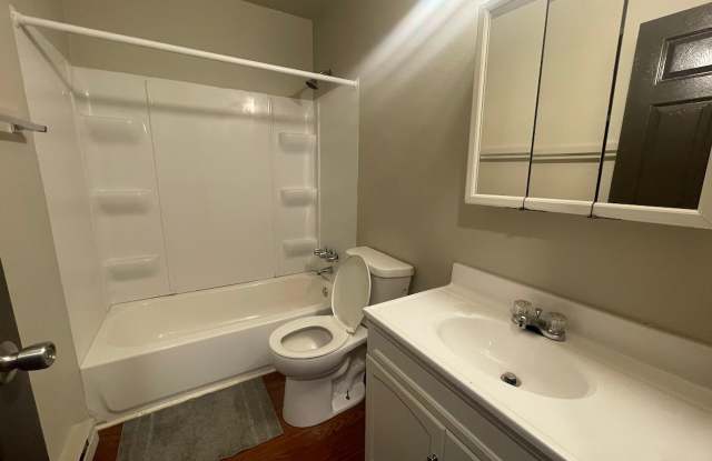 Two Bedrooms in South Toledo photos photos
