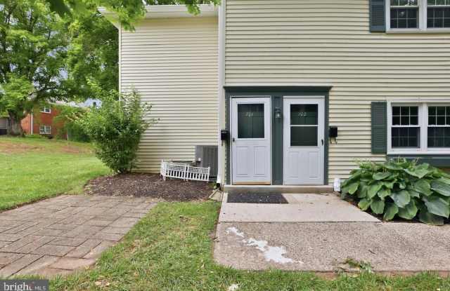 701 YARDLEY CMNS Gallery 2