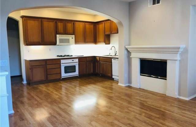 90 Topaz Gallery 4