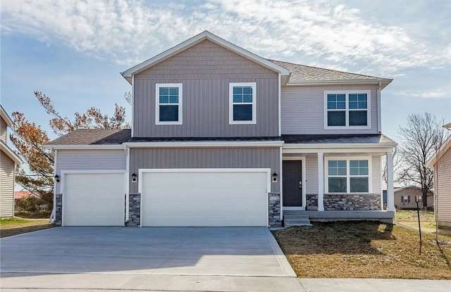 Spacious 4 Bedroom Home in Ankeny with 3-car garage  private backyard!! photos photos