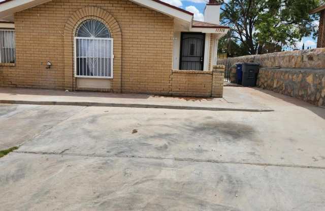 11318 LAKE ERIE Drive Gallery 2