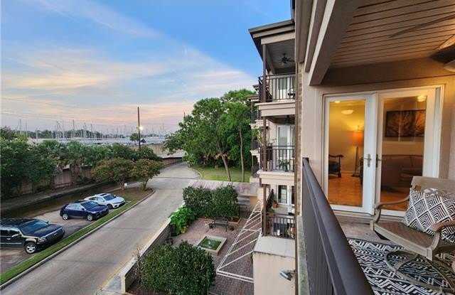 500 LAKE MARINA Avenue Gallery 3